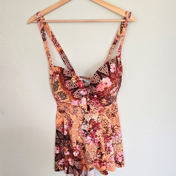Torrid Swim Floral Tankini Top - Picture 1 of 6